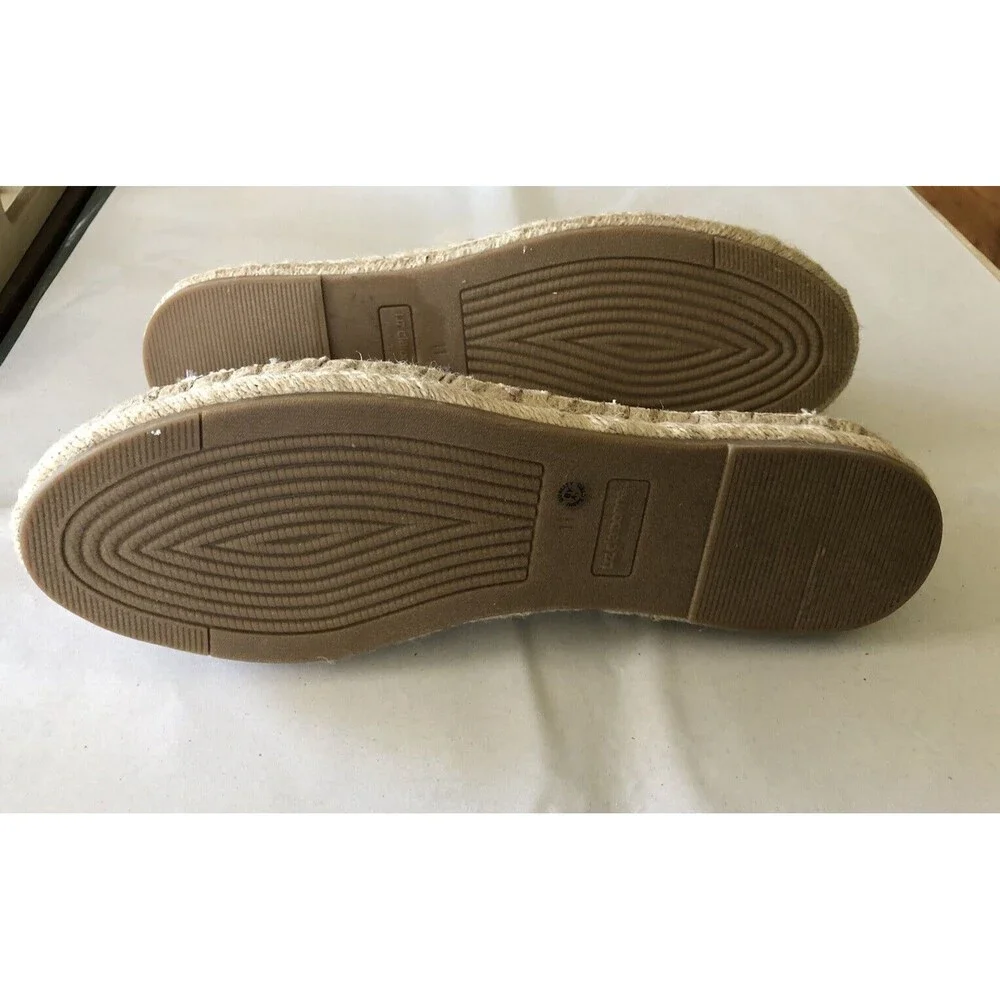 Liz Claiborne Women's Refined Memory LC Leckie Espadrille Canvas Sneaker 11 Med